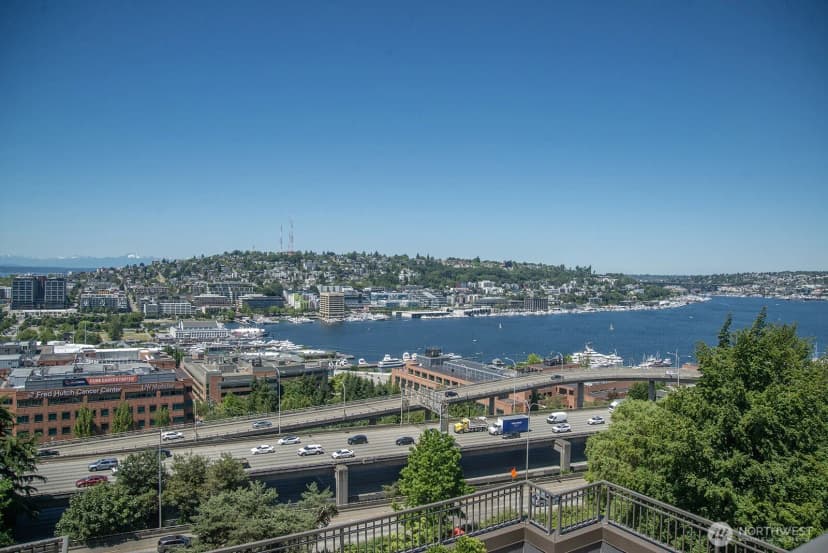 Property photo for 745 Bellevue Avenue E #402, Seattle photo 13