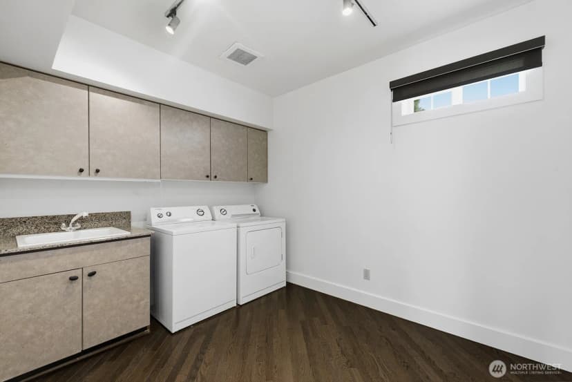 Property photo for 745 Bellevue Avenue E #402, Seattle photo 34