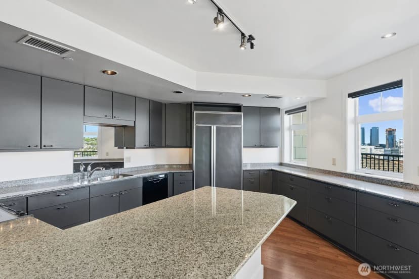Property photo for 745 Bellevue Avenue E #402, Seattle photo 15