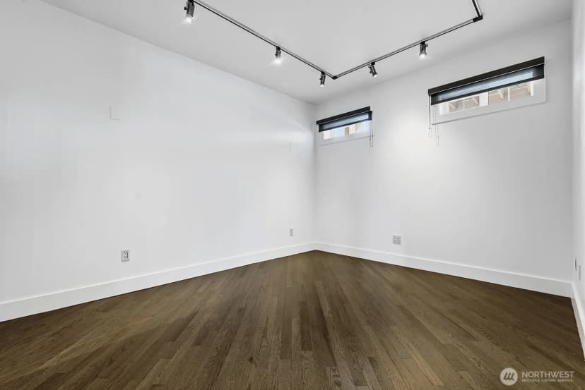 Property photo for 745 Bellevue Avenue E #402, Seattle photo 33