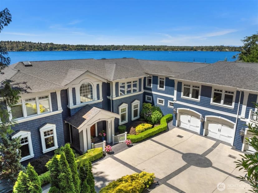 Property photo for 8233 W Mercer Way, Mercer Island photo 2