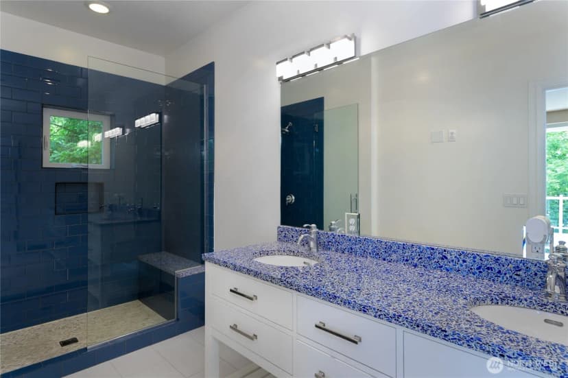 Property photo for 8233 W Mercer Way, Mercer Island photo 36