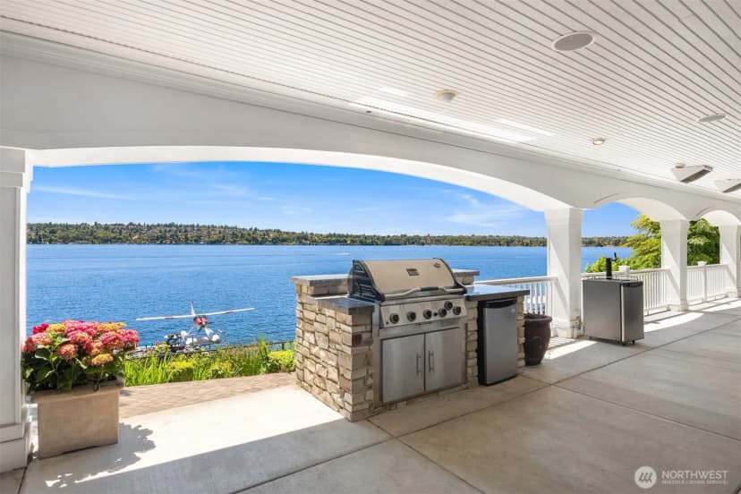 Property photo for 8233 W Mercer Way, Mercer Island photo 26