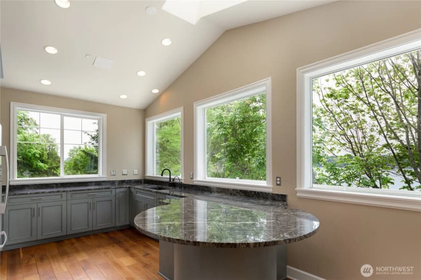 Property photo for 8233 W Mercer Way, Mercer Island photo 35