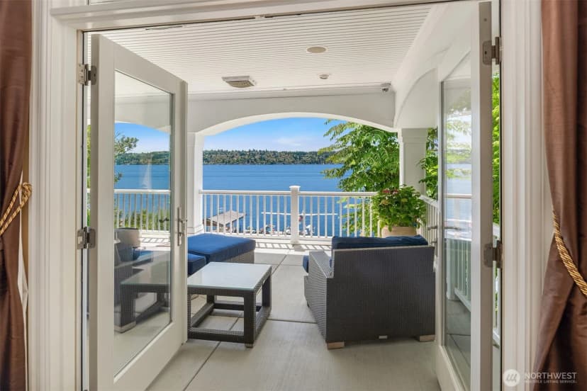 Property photo for 8233 W Mercer Way, Mercer Island photo 24
