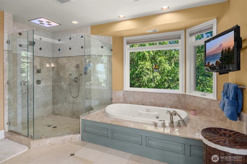 Property photo for 8233 W Mercer Way, Mercer Island photo 21