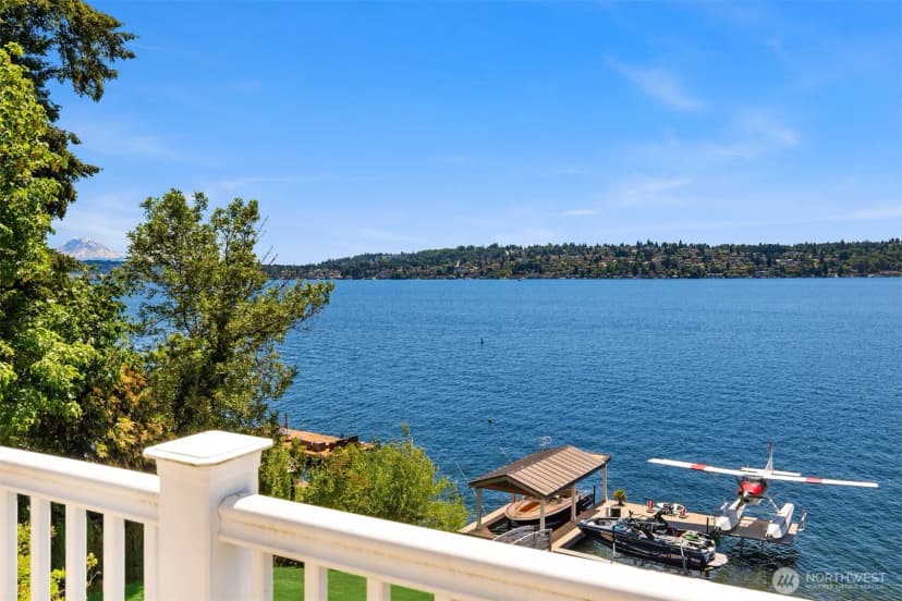 Property photo for 8233 W Mercer Way, Mercer Island photo 6