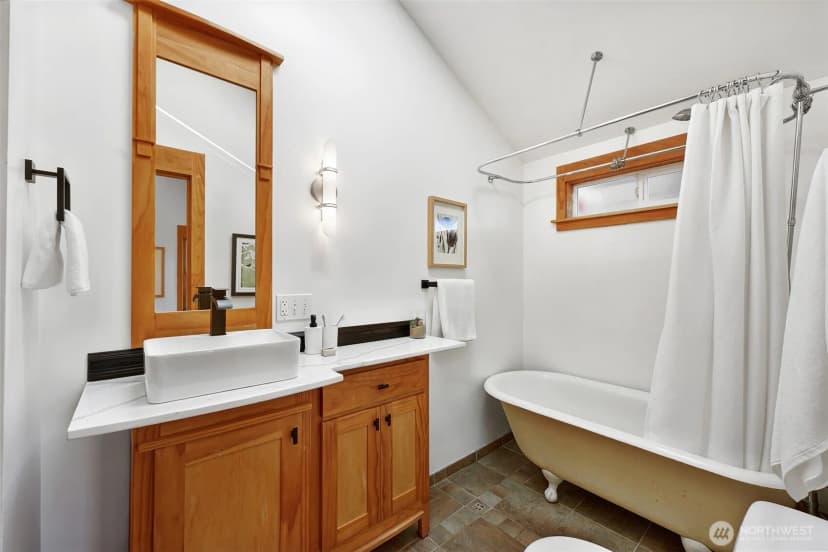 Property photo for 8333 27th Avenue Nw, Seattle photo 16