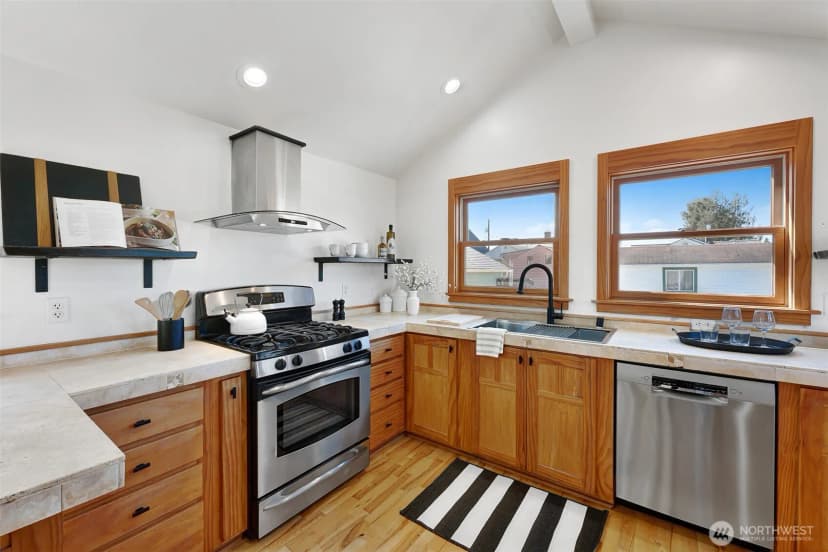 Property photo for 8333 27th Avenue Nw, Seattle photo 10