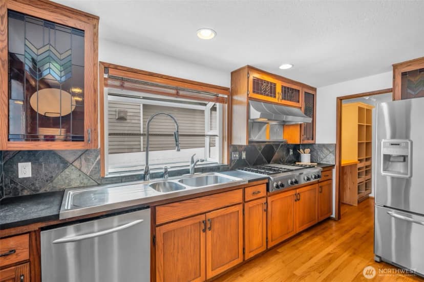 Property photo for 10200 Marine View Drive, Mukilteo photo 13
