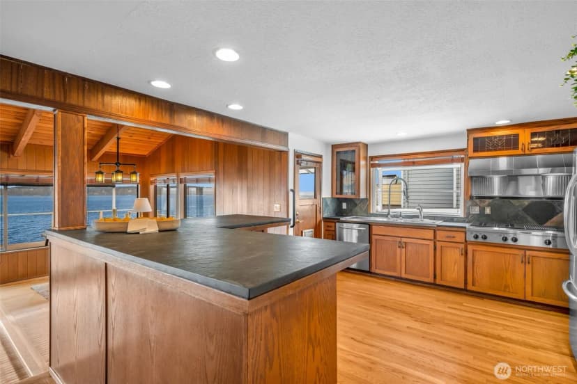 Property photo for 10200 Marine View Drive, Mukilteo photo 9