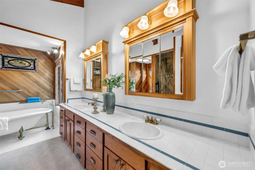 Property photo for 10200 Marine View Drive, Mukilteo photo 23