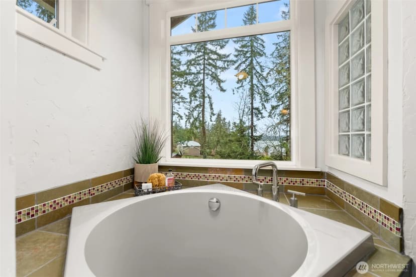Property photo for 4719 Sunset Point Lane Nw, Olympia photo 21