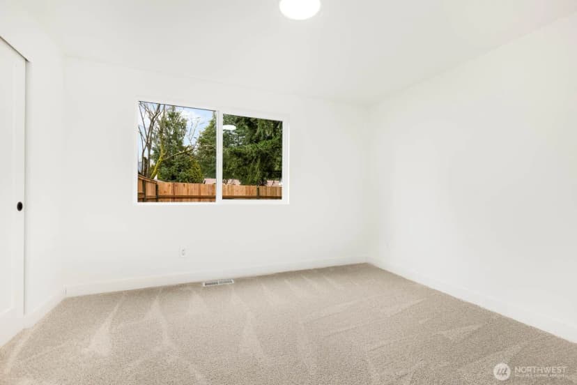 Property photo for 9802 Onyx Drive Sw, Lakewood photo 23