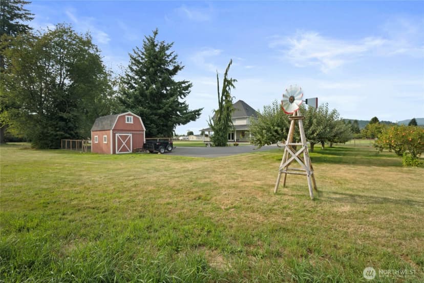 Property photo for 9177 Collins Road, Sedro Woolley photo 35