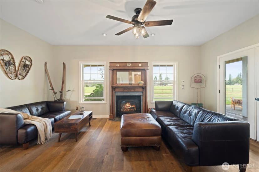 Property photo for 9177 Collins Road, Sedro Woolley photo 13