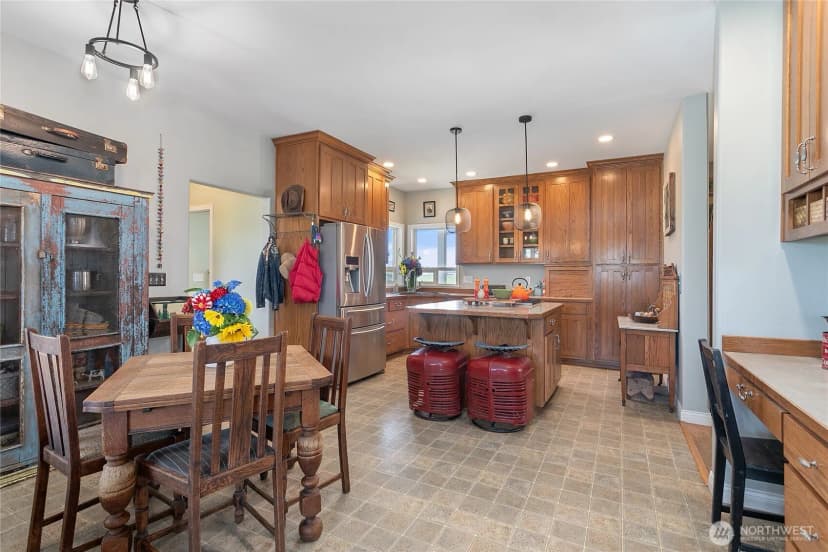 Property photo for 9177 Collins Road, Sedro Woolley photo 11
