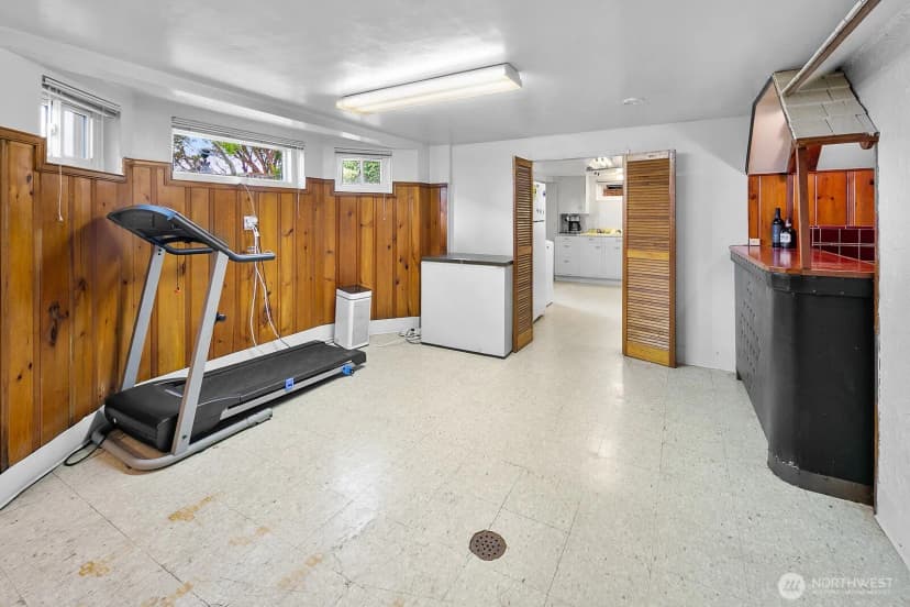 Property photo for 10445 Marine View Drive Sw, Seattle photo 26