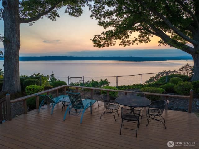 Property photo for 10445 Marine View Drive Sw, Seattle