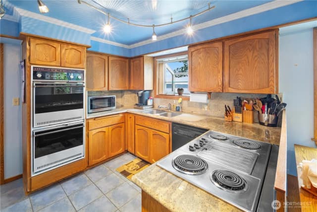 Property photo for 10445 Marine View Drive Sw, Seattle photo 4