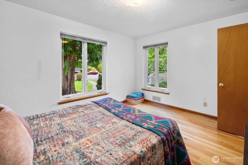 Property photo for 10445 Marine View Drive Sw, Seattle photo 16