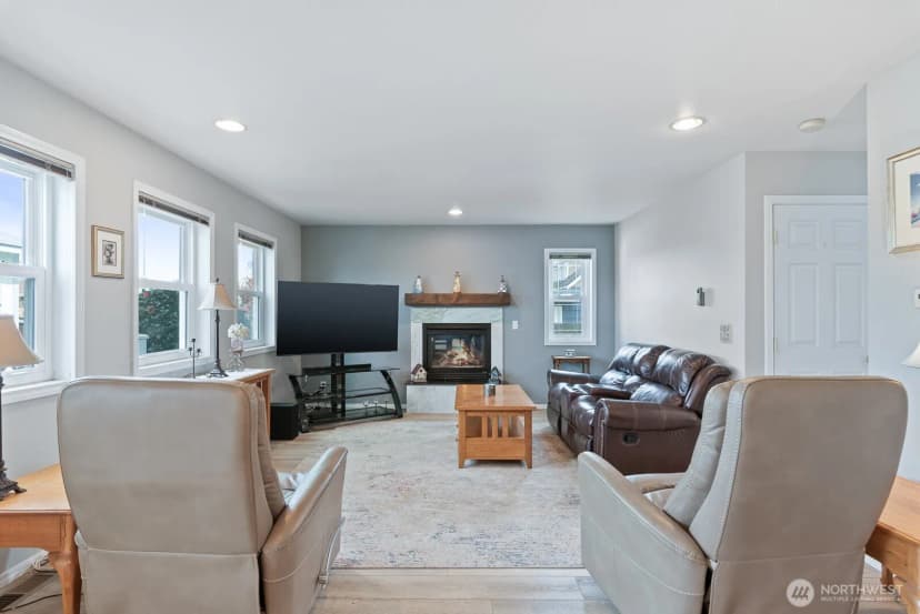 Property photo for 2412 16th Street, Anacortes photo 9