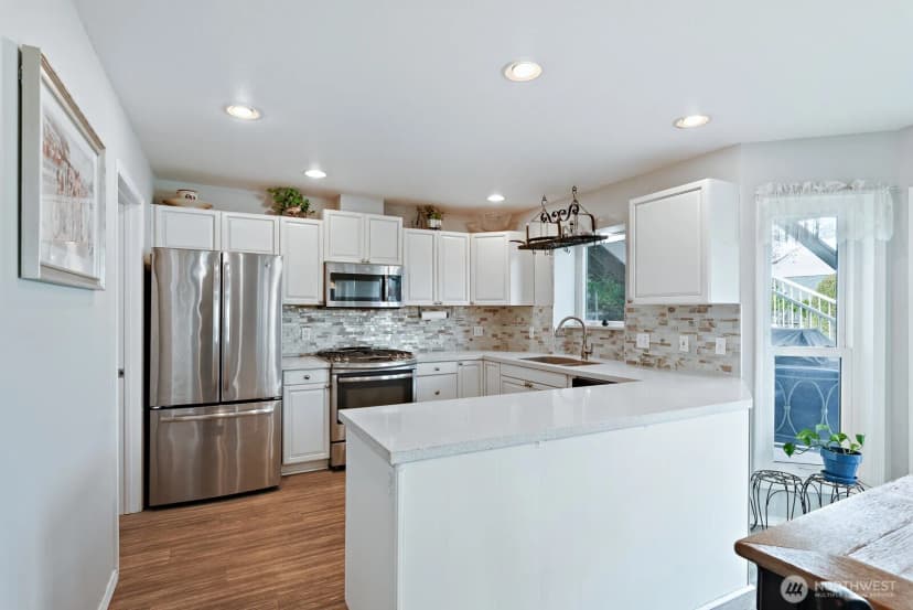 Property photo for 2412 16th Street, Anacortes photo 4