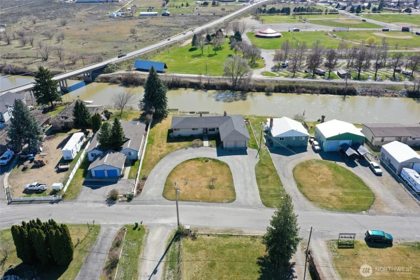 Property photo for 644 Dewberry Avenue E, Omak photo 38