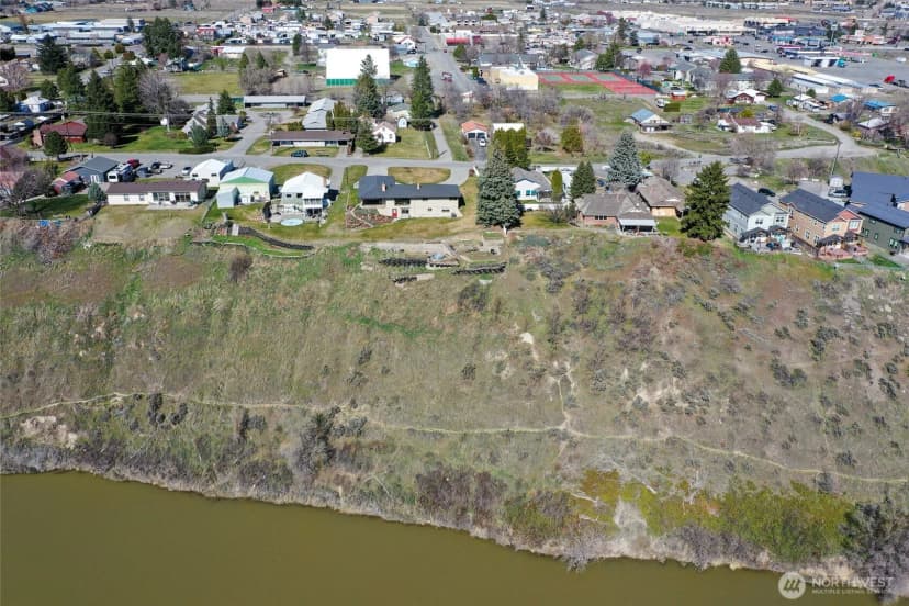 Property photo for 644 Dewberry Avenue E, Omak photo 39