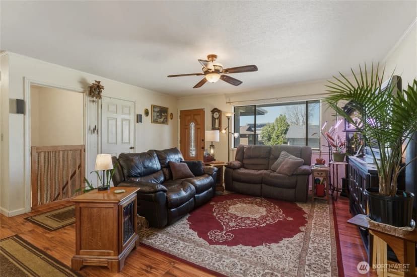 Property photo for 1140 Se Colonial Drive, College Place photo 3