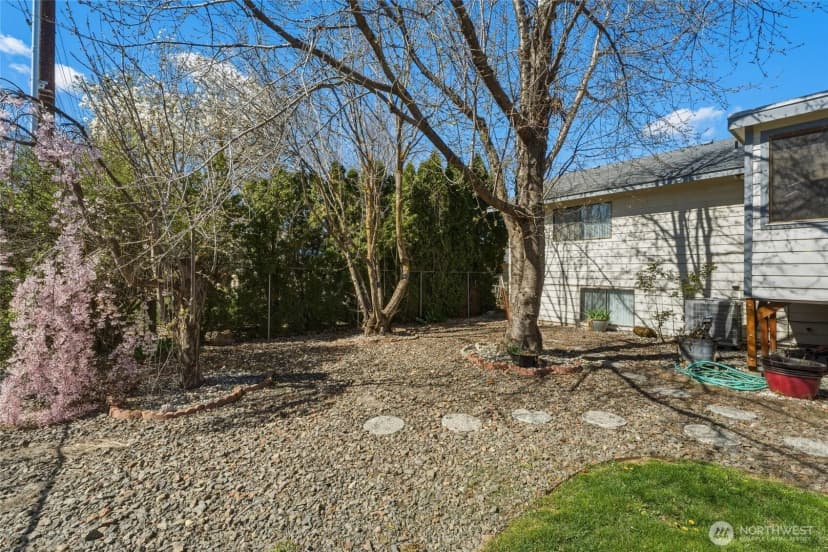 Property photo for 1140 Se Colonial Drive, College Place photo 35