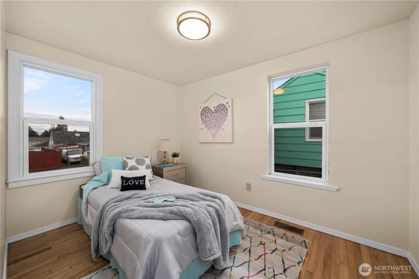 Property photo for 13856 37th Avenue S, Tukwila photo 20