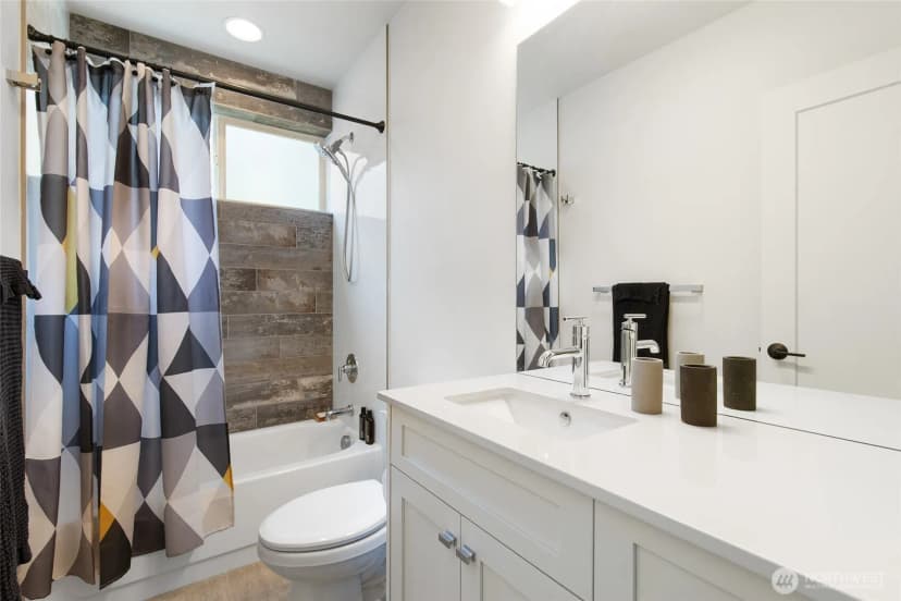 Property photo for 2441 Nw 61st Street #c, Seattle photo 23