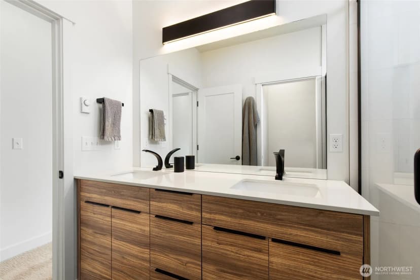 Property photo for 2441 Nw 61st Street #c, Seattle photo 14
