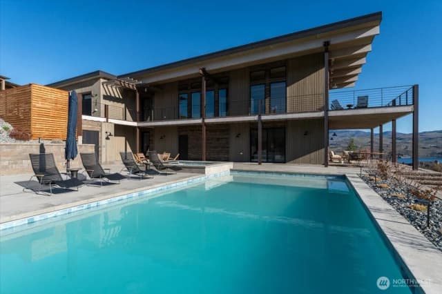 Property photo for 140 Clos Chevalle Road, Chelan photo 2