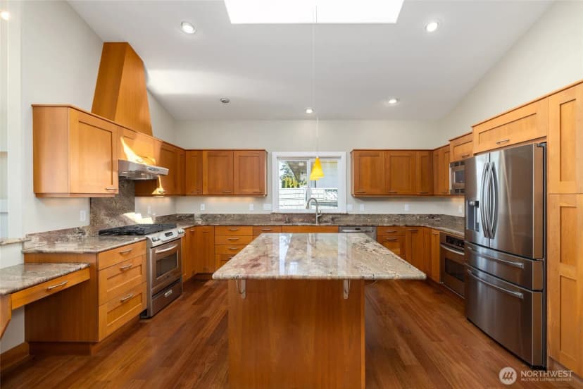 Property photo for 2720 Oakes Avenue, Anacortes photo 10