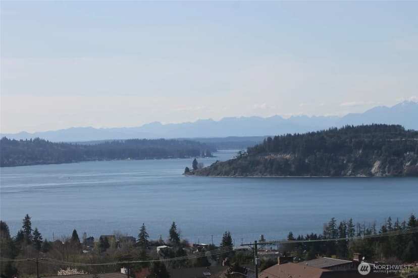 Property photo for 7606 19th Street W, Tacoma photo 4