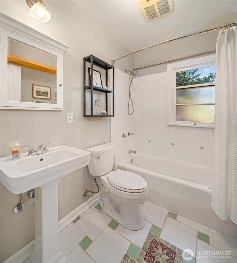 Property photo for 3546 Sw 99th Street, Seattle photo 11