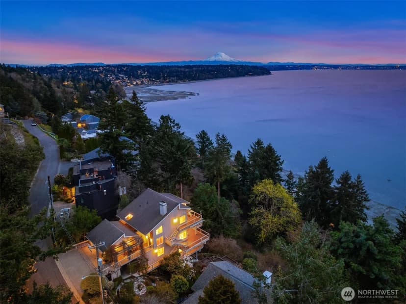 Property photo for 2861 Sw 171st Street, Burien