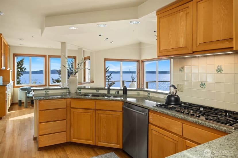 Property photo for 2861 Sw 171st Street, Burien photo 9