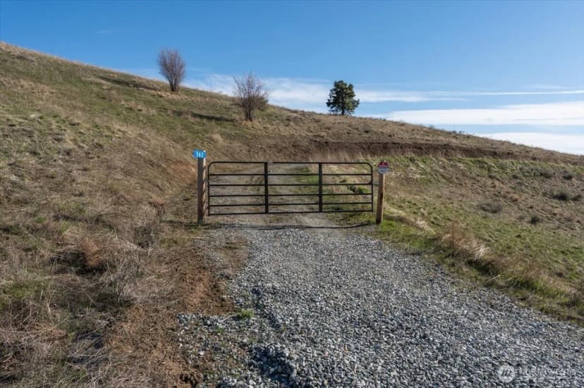 Property photo for 562 Chelan Ranch Road, Chelan photo 5