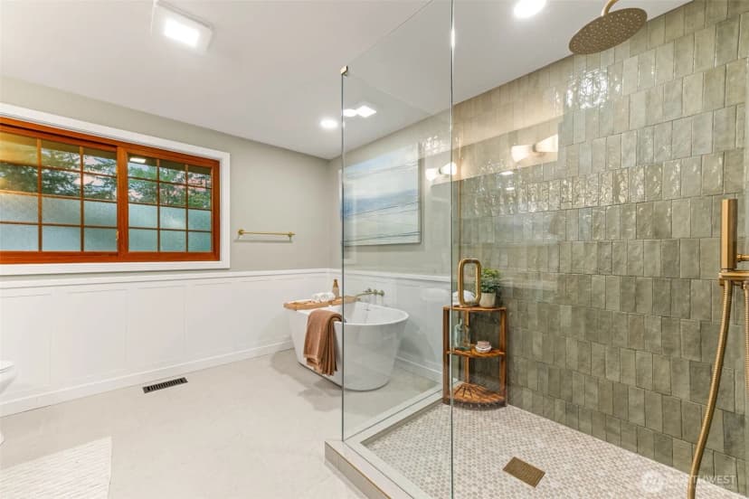 Property photo for 15817 Se Newport Way, Bellevue photo 15