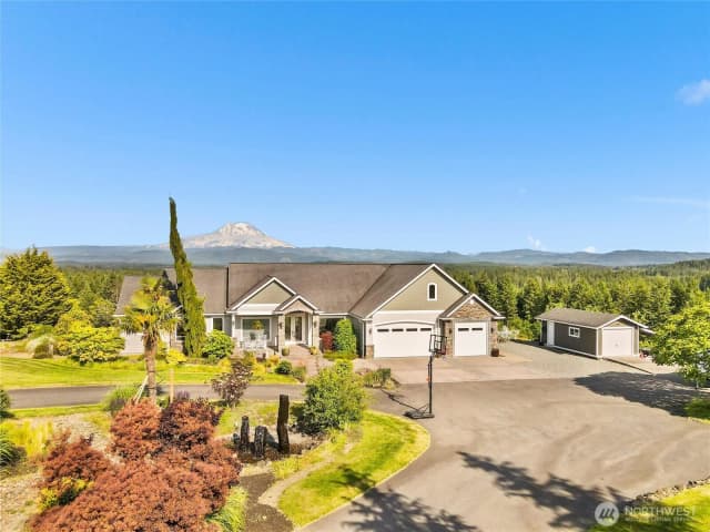 Property photo for 2510 Cascade Drive E, Roy