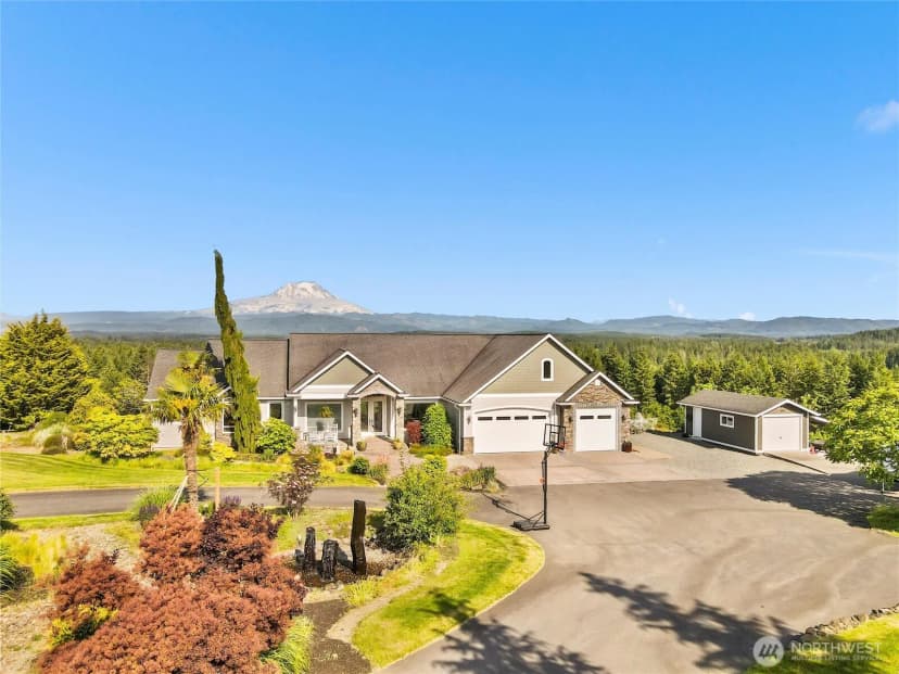 Property photo for 2510 Cascade Drive E, Roy
