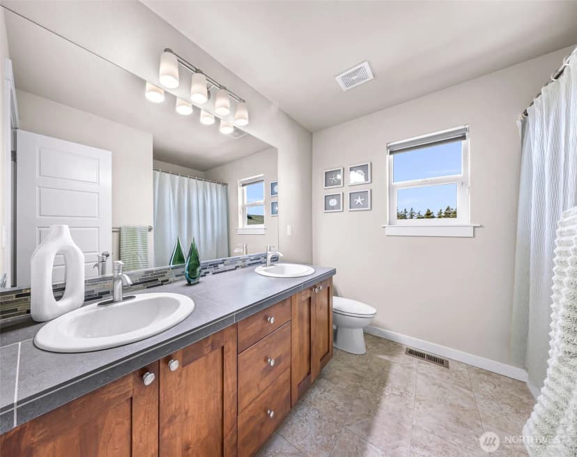 Property photo for 4808 Hunttings Lane, Mukilteo photo 28