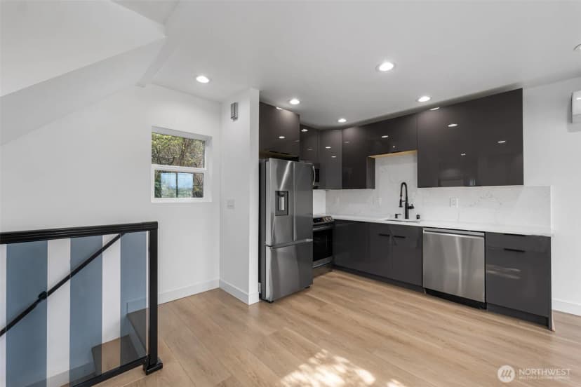 Property photo for 4047 25th Avenue W, Seattle photo 5