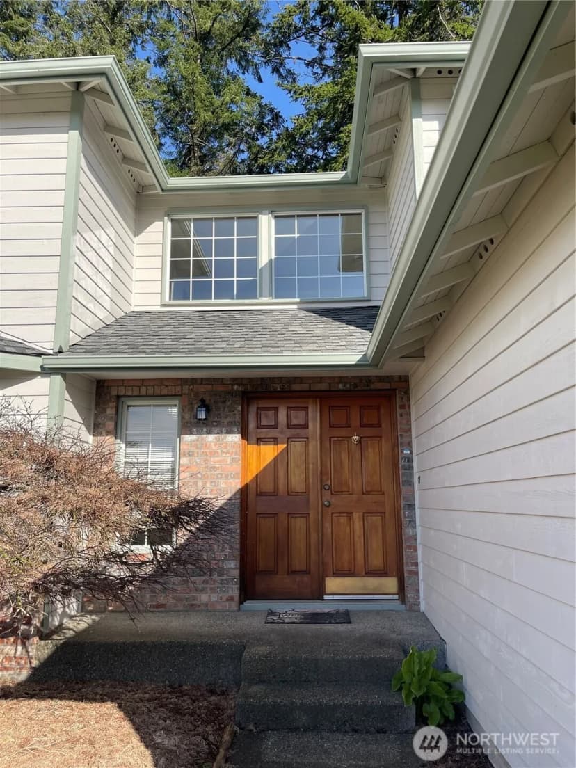 Property photo for 7016 Osprey Circle, Bremerton photo 2