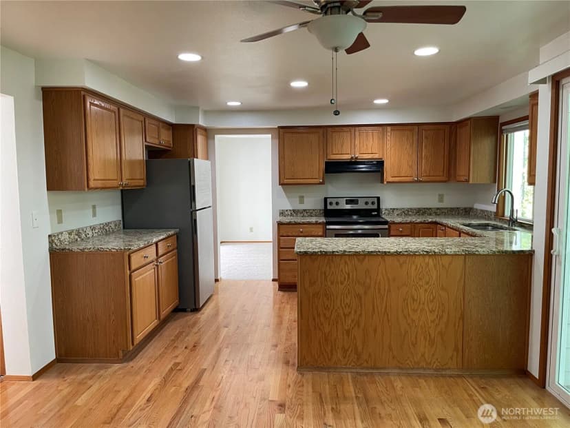 Property photo for 7016 Osprey Circle, Bremerton photo 6