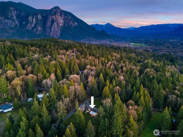 Property photo for 41224 Se 71st Street, Snoqualmie