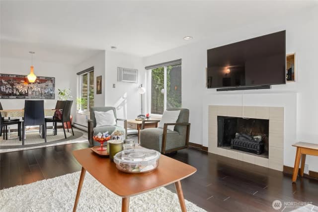 Property photo for 135 N 46th Street #101, Seattle photo 3